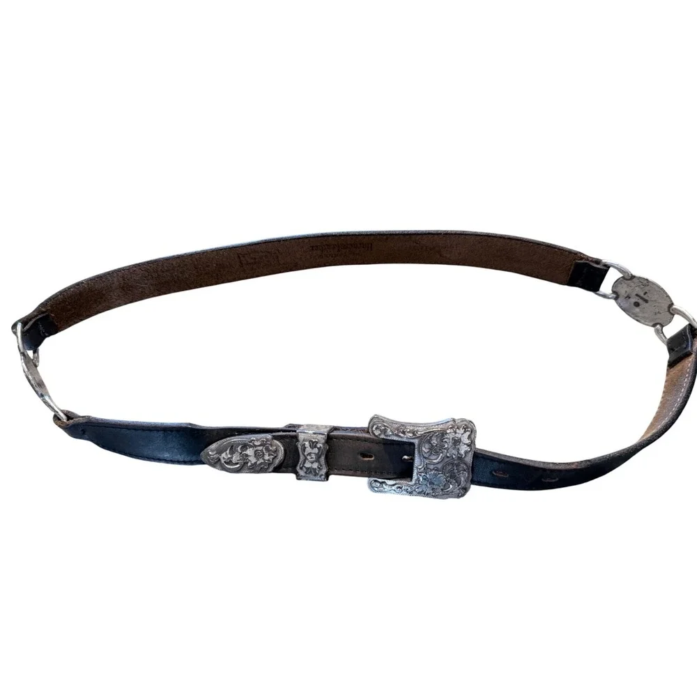 Vintage 1995 Western Leather‎ Harness Floral Engraved Silver Buckle Concho Belt